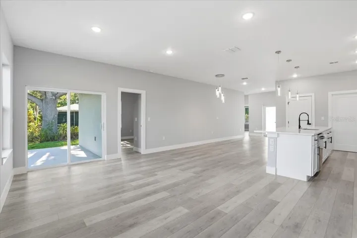 Living / dining area