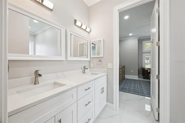 Bathroom #2, Jack and Jill style bath