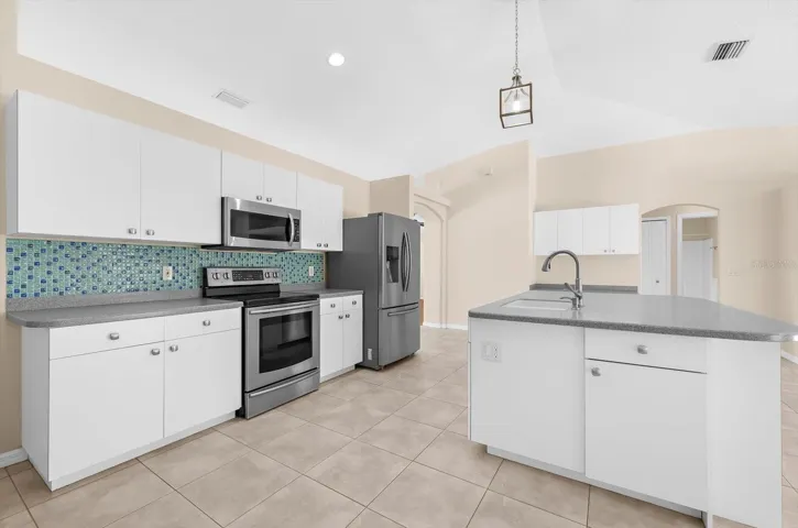 Decorative Backsplash Detailing
