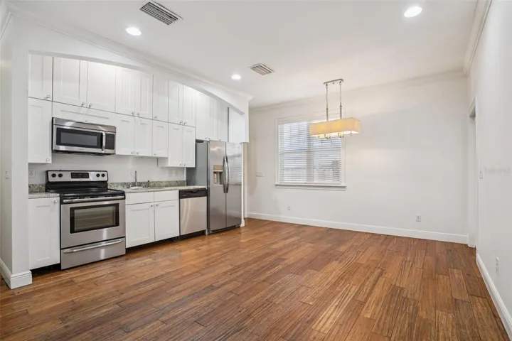 1820 Montana Living Room / Dining Room