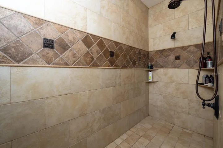 Master Walk In Shower