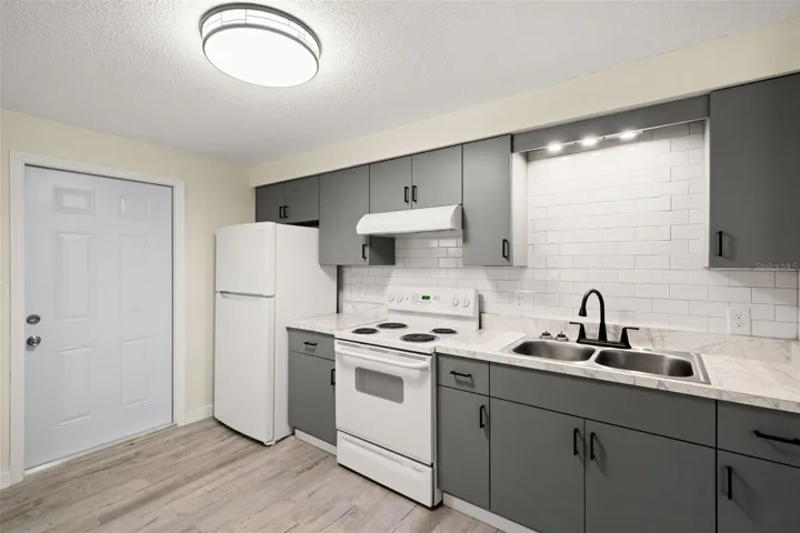 5931 Updated Kitchen