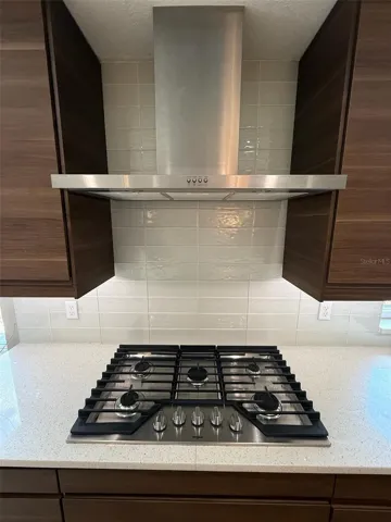 Natural gas cooktop