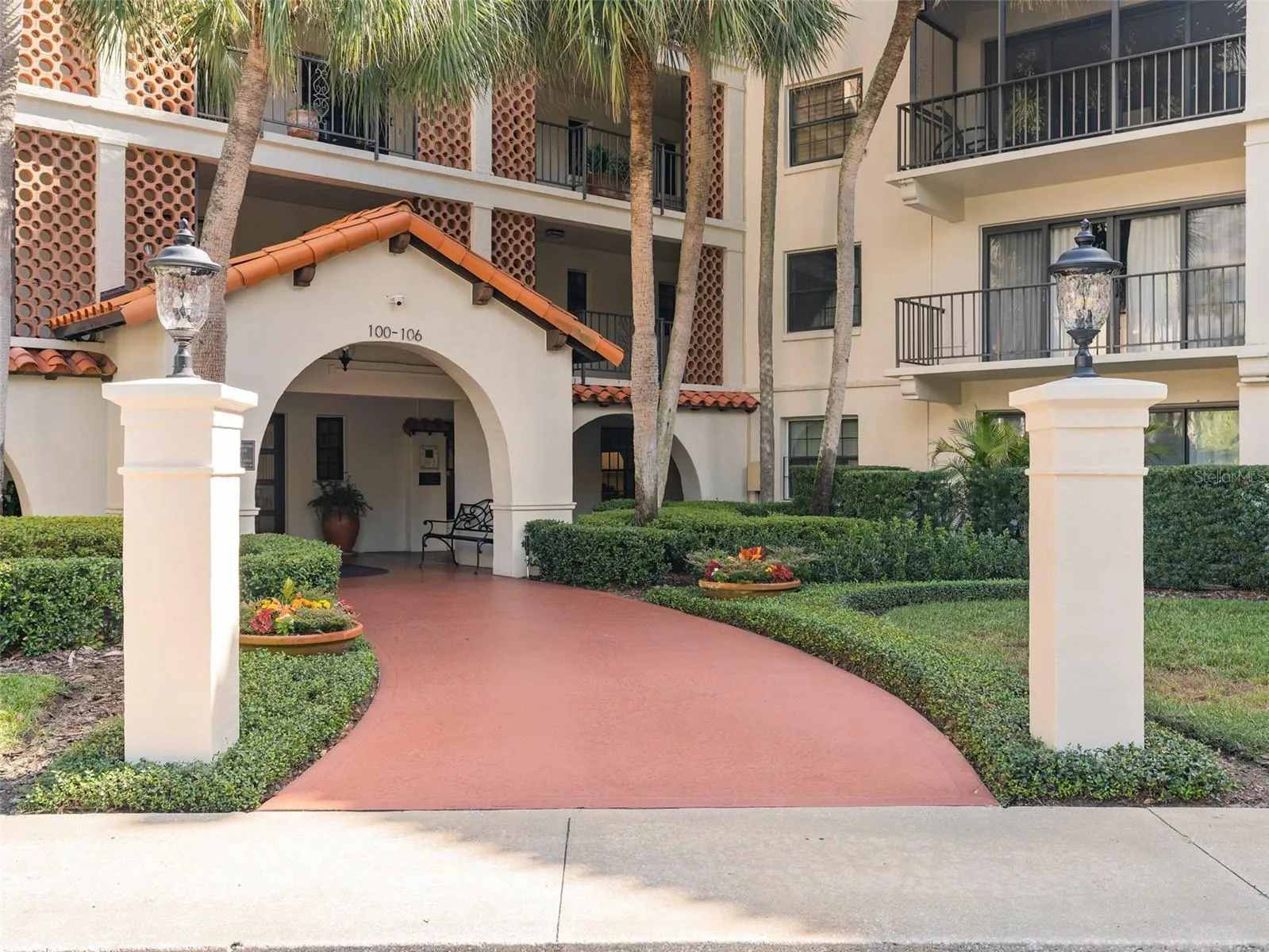 Cloisters lakefront complex located in downtown Winter Park