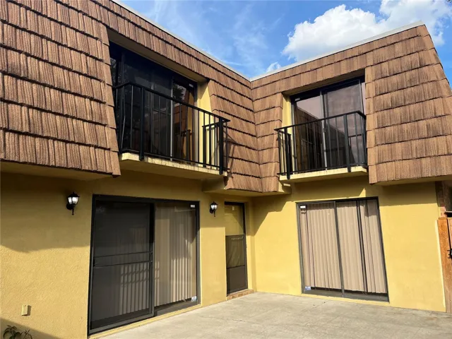 Front, courtyard and entrance