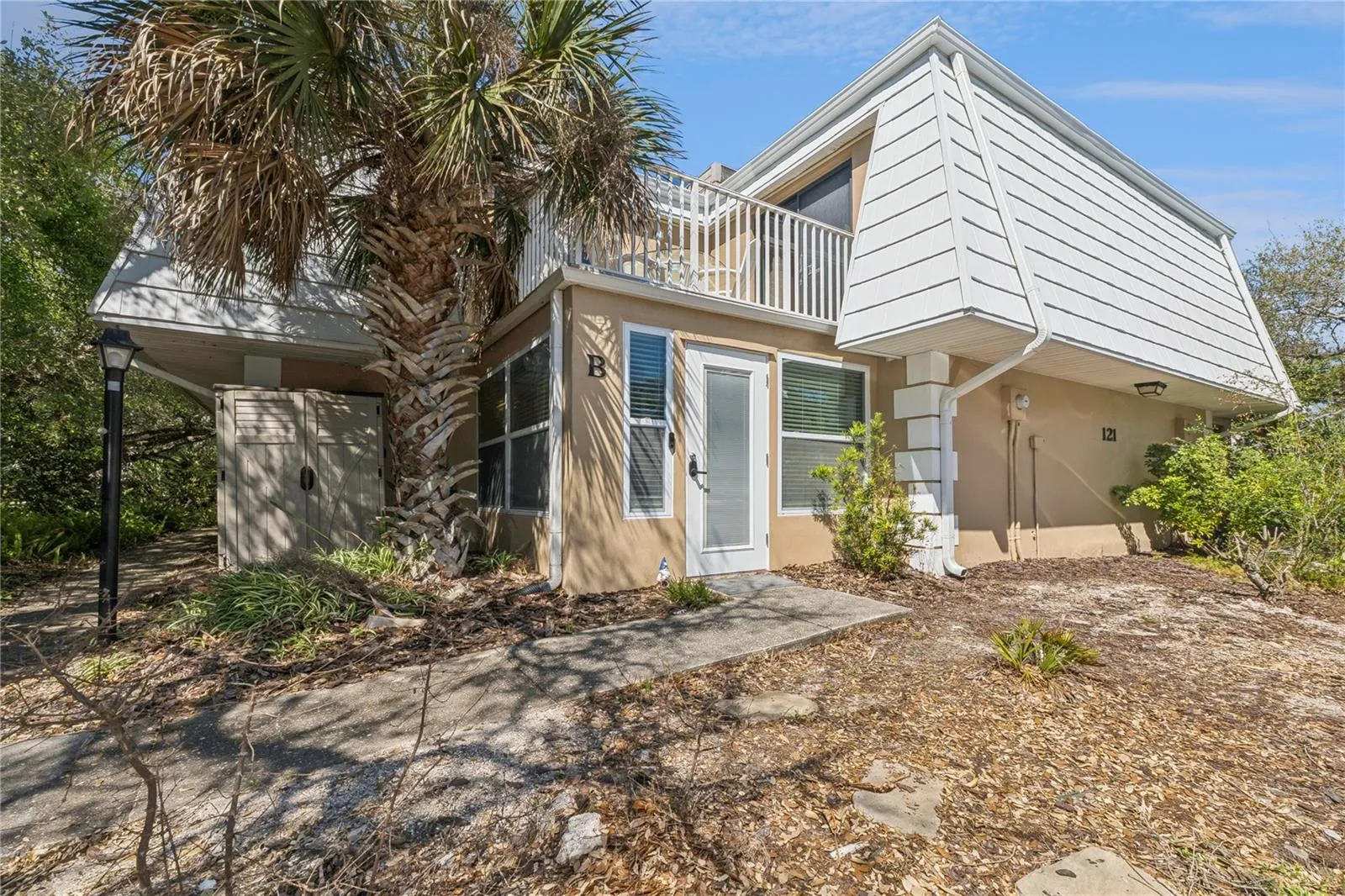 Beachside Townhome Two Bedroom/Two and a half Bath, Sun Room/Flex Room and Balcony