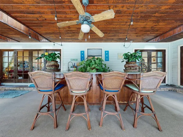 lanai bar
