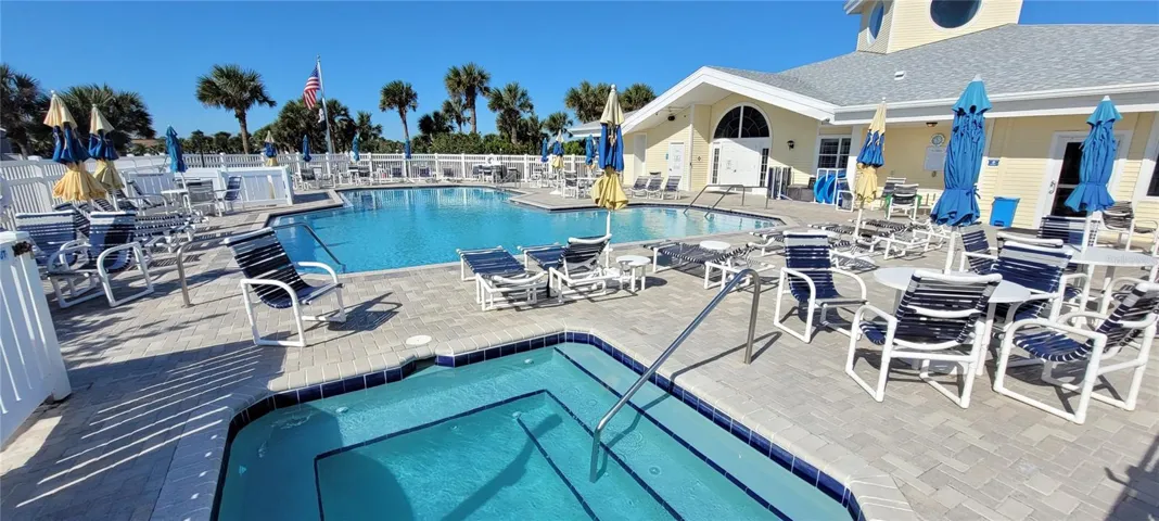 Oceanfront Community Pool & Spa