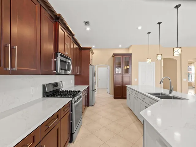 Quartz counters and backsplash