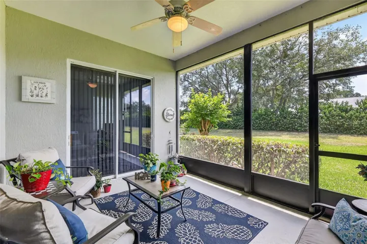 Back screened lanai