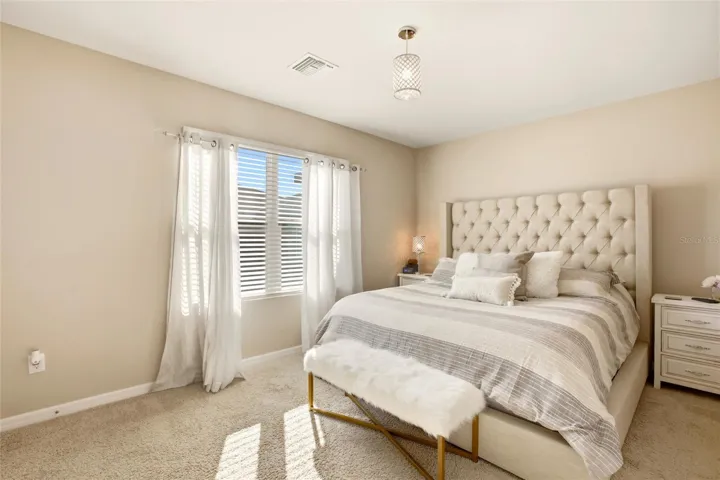 Bright and spacious Primary with En-Suite