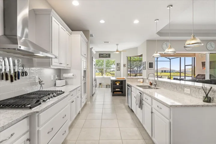 Massive extended Kitchen!