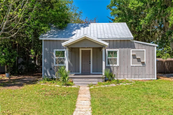 Front - Exterior - Closer