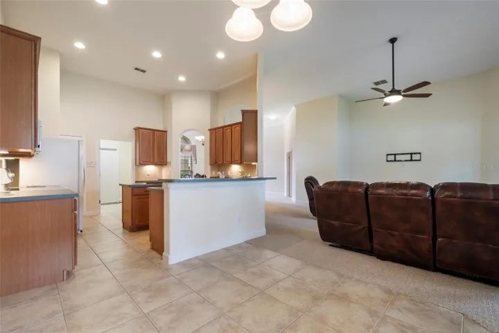 Open Floorplan - Kitchen Family Room Combo