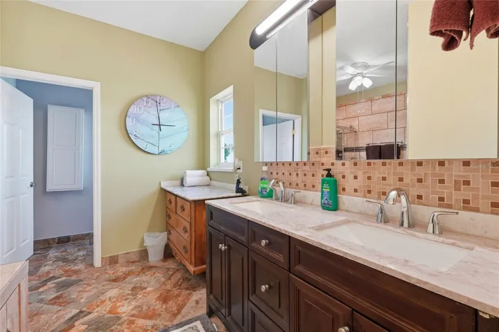 primary bath dual sinks