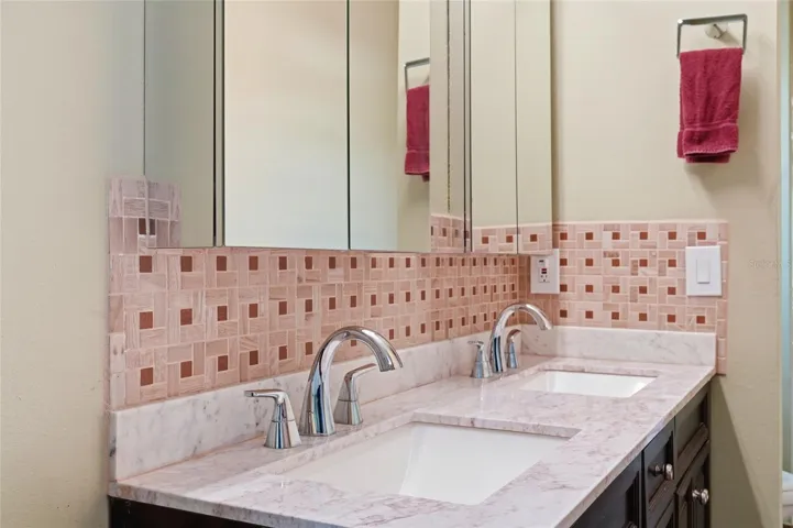 primary bath - dual sinks