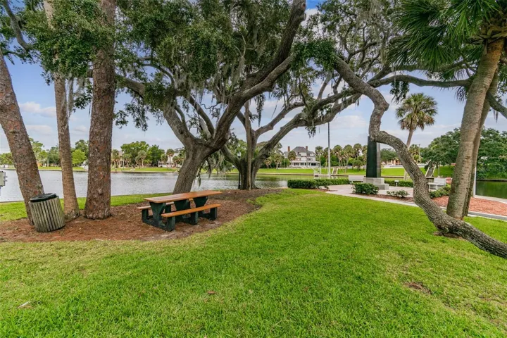 Take a picnic to Craig Park and enjoy the view!