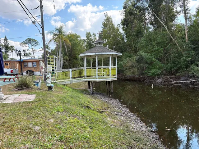 Gazebo over-looking      the Pond