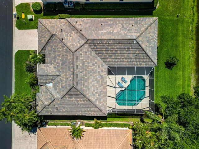Your own resort w/lake & park view.