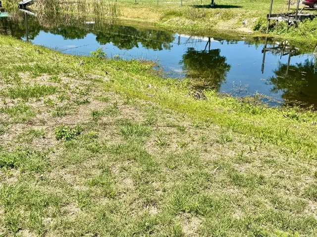 Canal front with Lake Clearwater access!