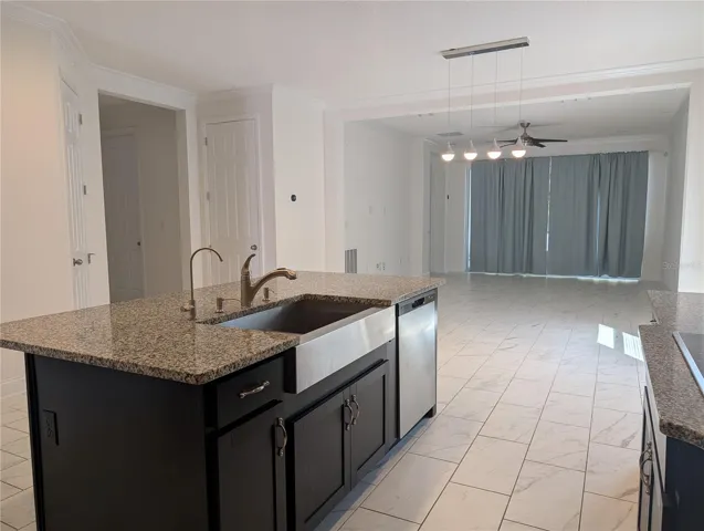 Kitchen and living area - 3