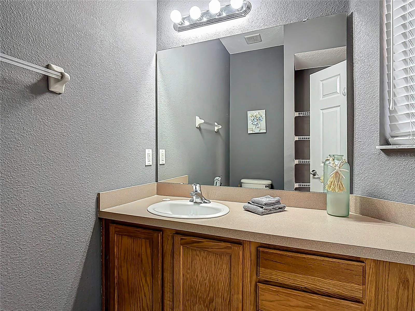 1/2 Bathroom Downstairs