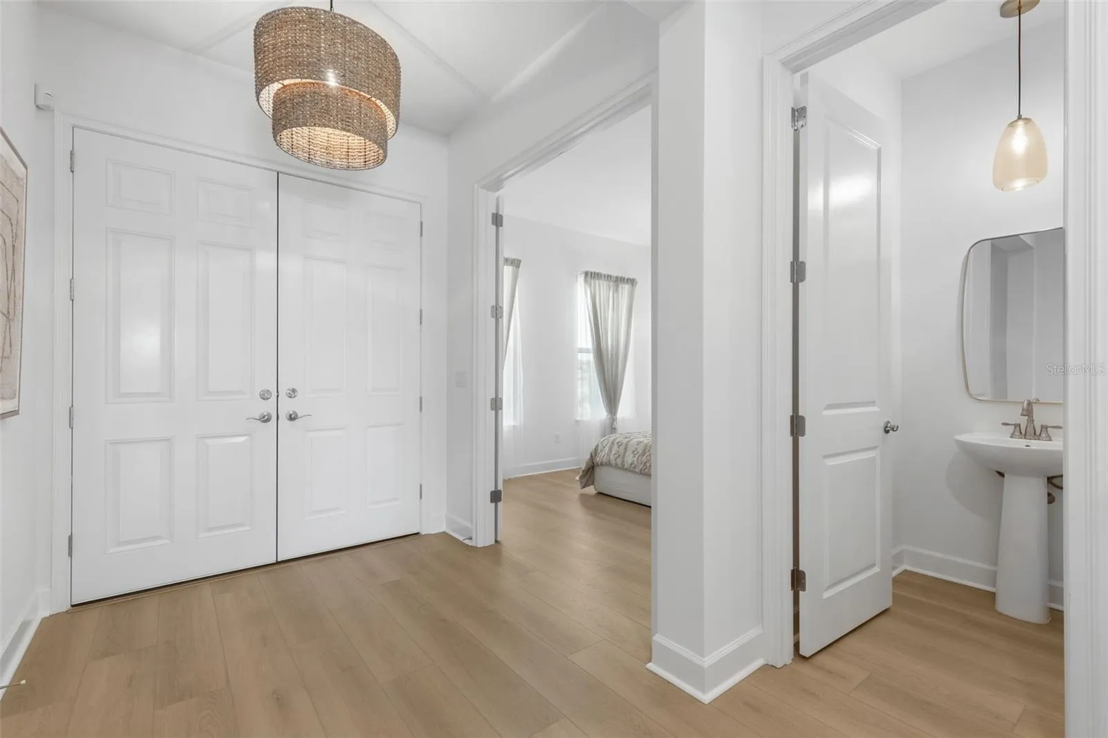1st Floor Entry