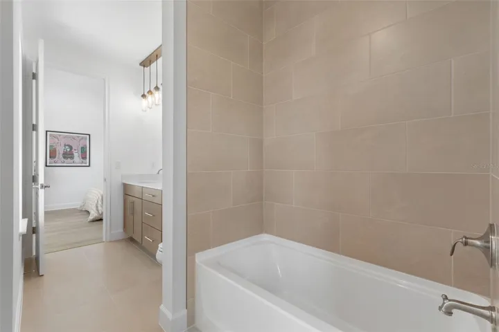 Jack-n-Jill Bath