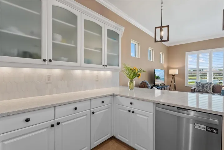 Breakfast bar in the kitchen