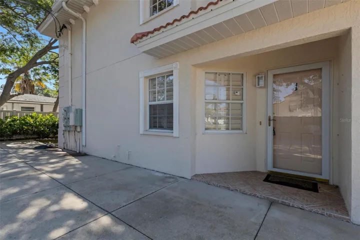 Private 1st Fl Entrance