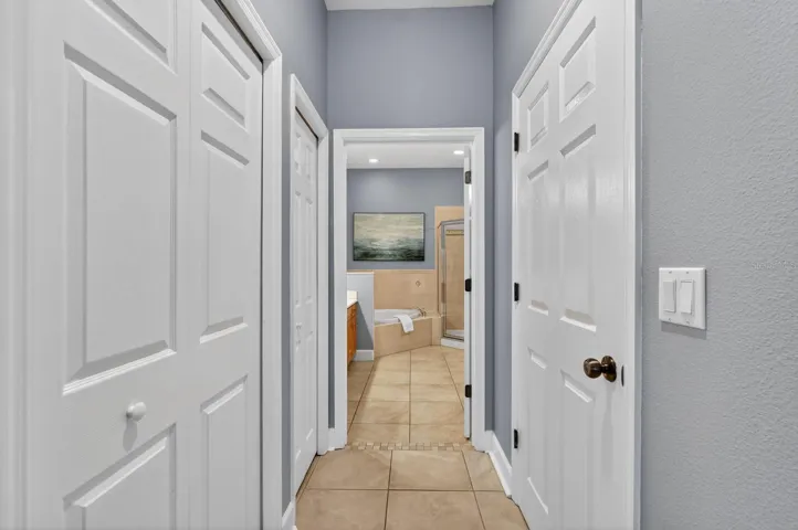 Primary en-suite entrance