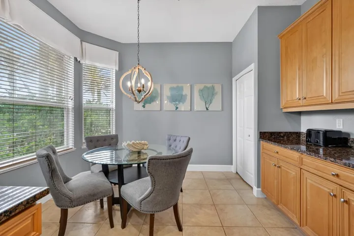 Breakfast nook area