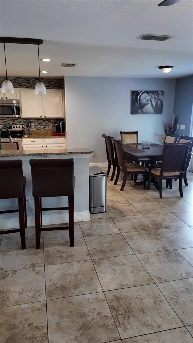 Bar and Breakfast Nook