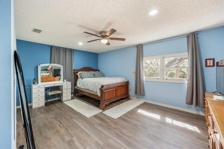 Upstairs Bedroom 2