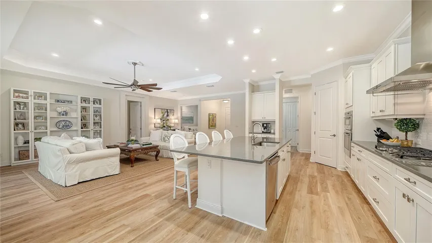Kitchen/Family room