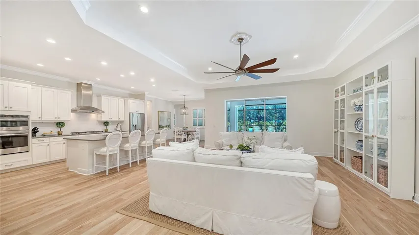 Family room/Kitchen