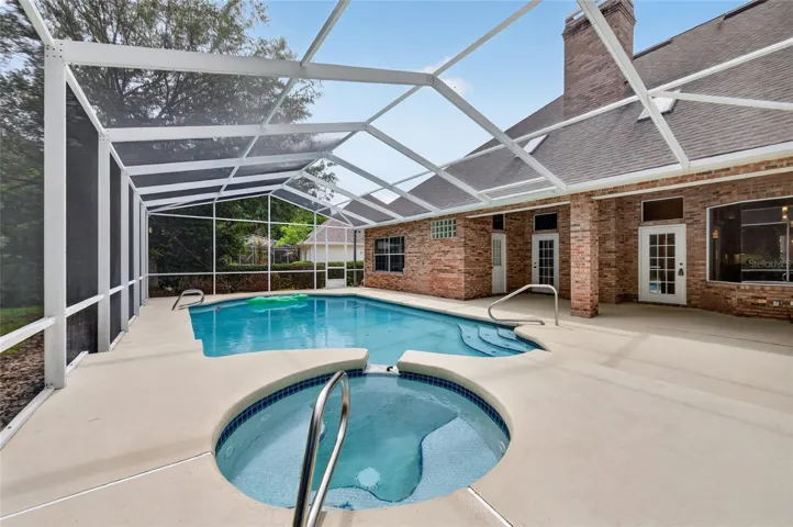 12 Foxfords Chase Pool and Hot Tub