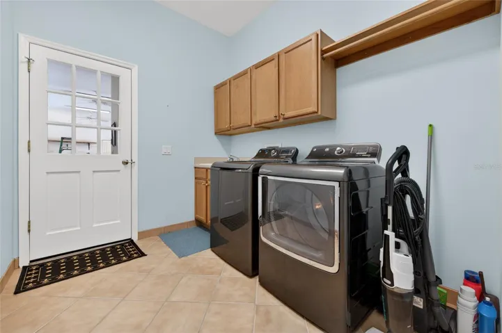 12 Foxfords Chase Laundry Room