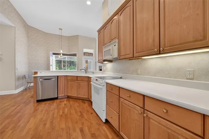 12 Foxfords Chase Kitchen 1