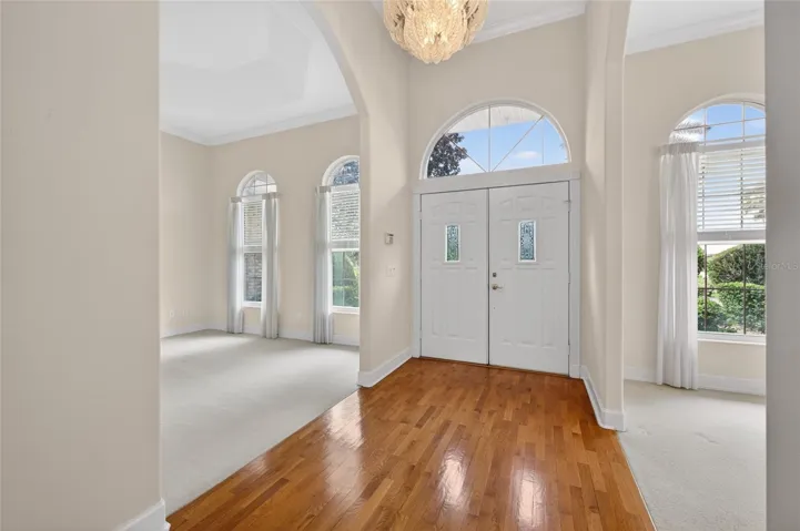 12 Foxfords Chase Foyer
