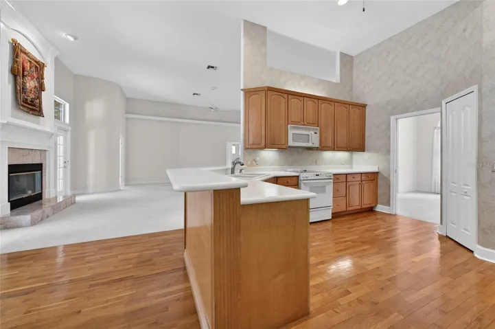 12 Foxfords Chase Kitchen 3