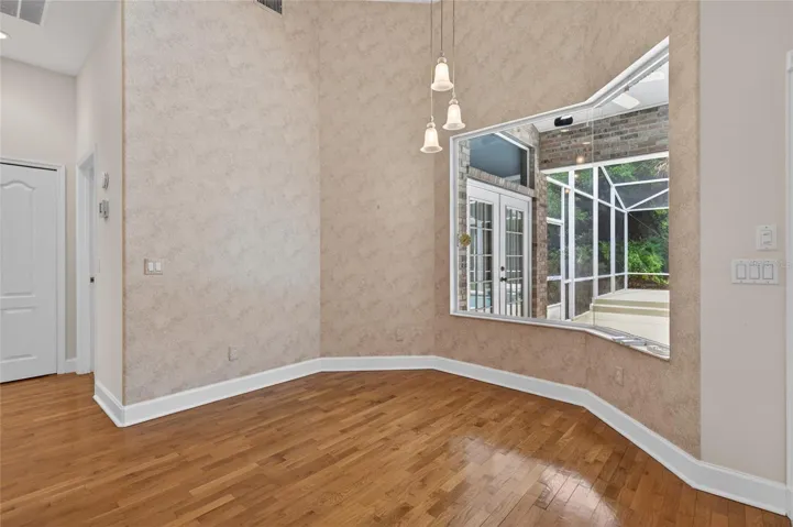 12 Foxfords Chase Eat in Kitchen