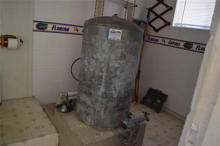 Utility well