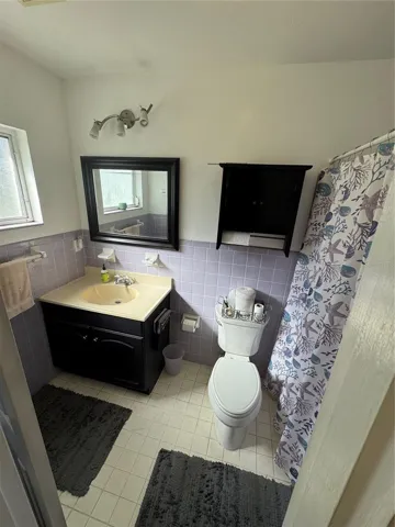 Guest House Bathroom