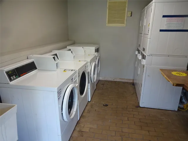 Laundry Room 1 of 3