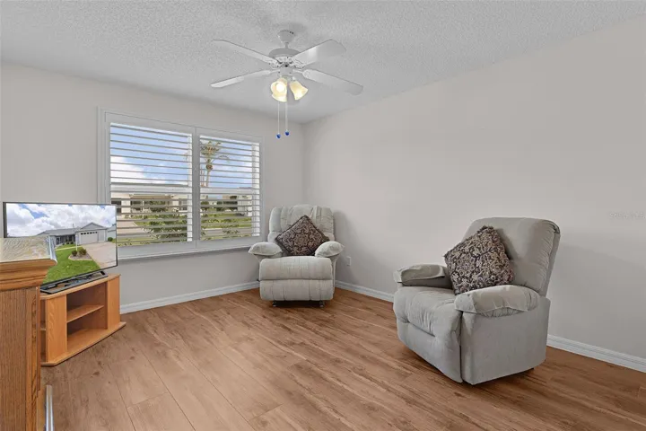 2ND BEDROOM/DEN/OFFICE