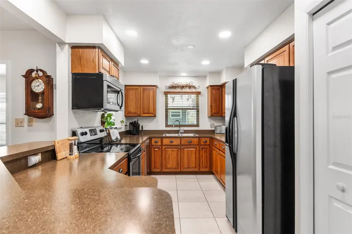 WHAT A BEAUTIFUL AS WELL AS PRACTICAL KITCHEN!