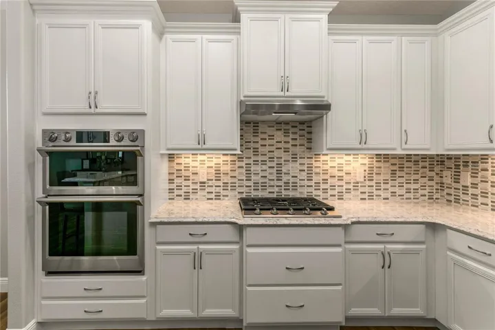 Built in double ovens and gas range top