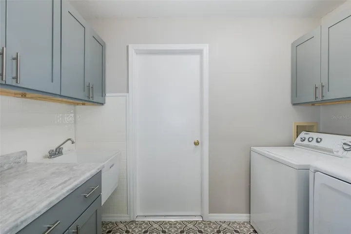 GARAGE ENTRY