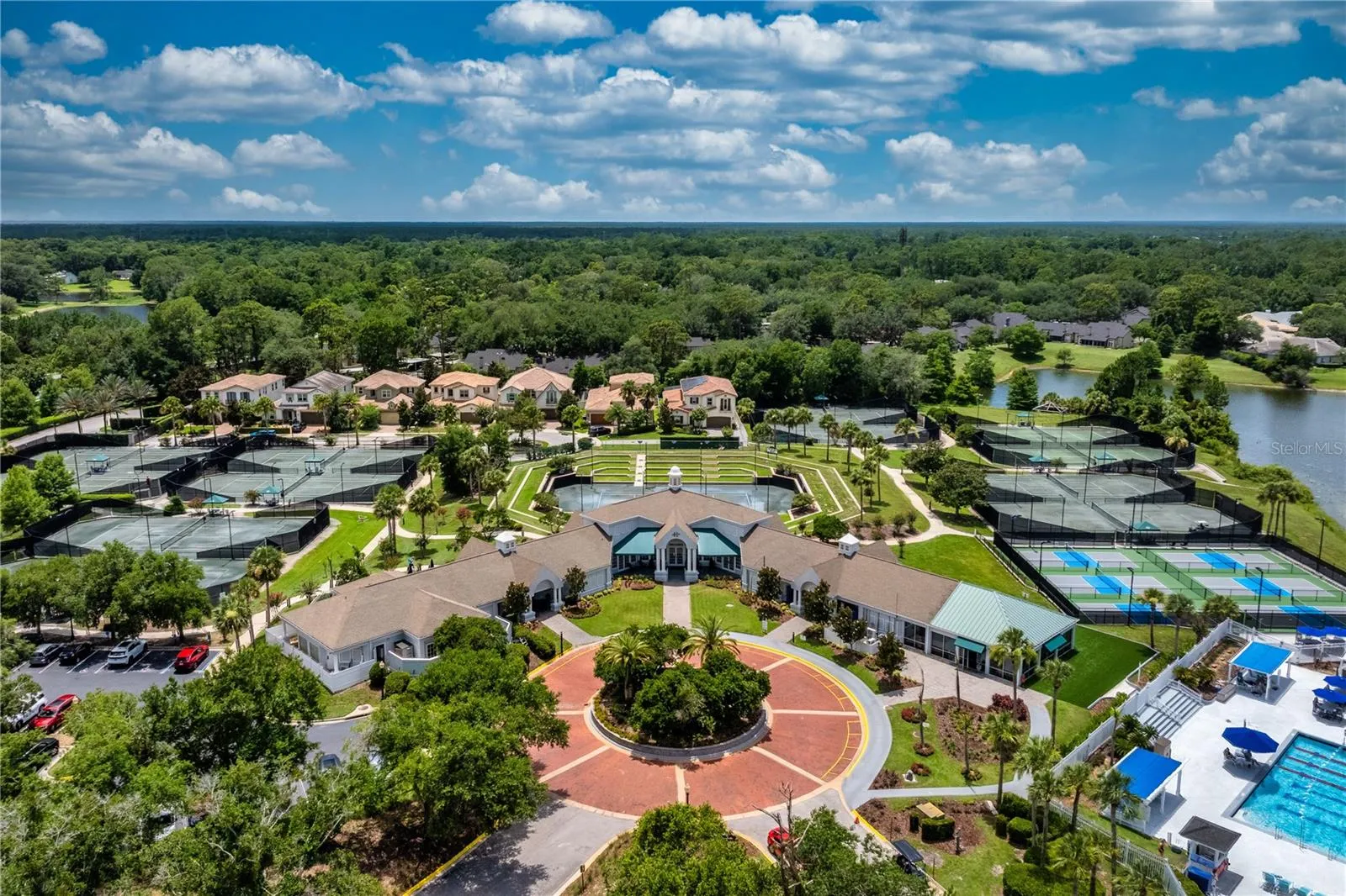 HEATHROW POOL, TENNIS, CLUBHOUSE, &amp; PICKLEBALL VIEW